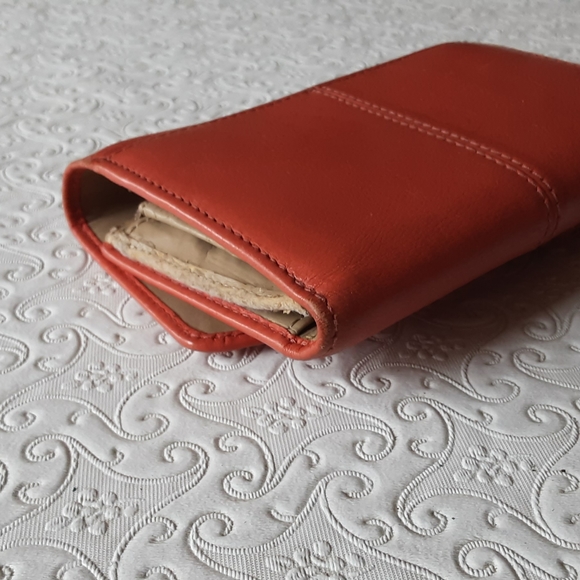 EUC Coach Wallet - Picture 4 of 10